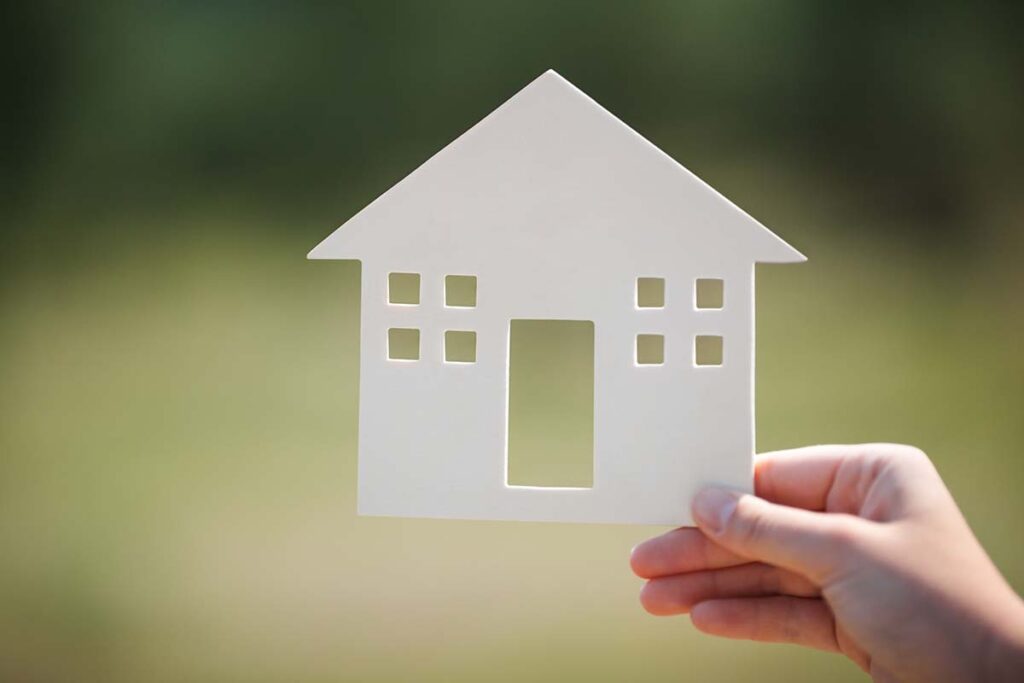 What charitable contributions require a qualified appraisal?